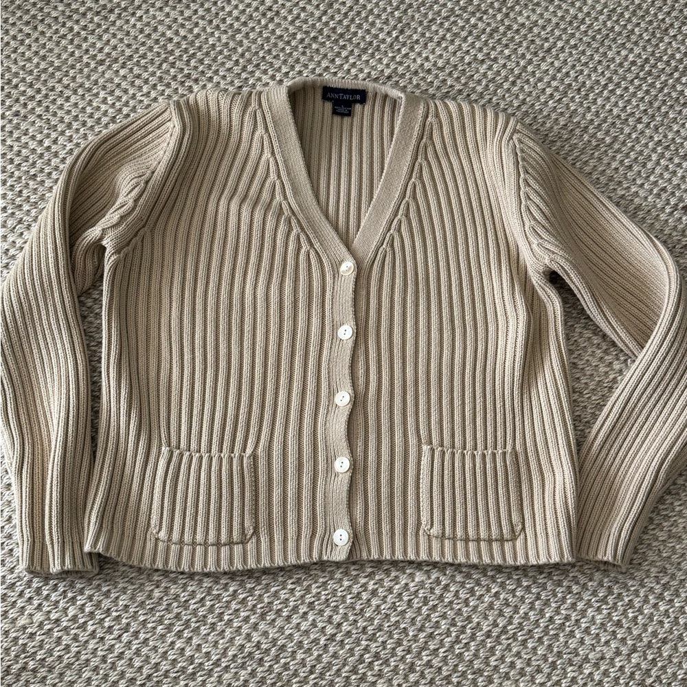 Vintage Ann Taylor Women's Beige Ribbed Cardigan